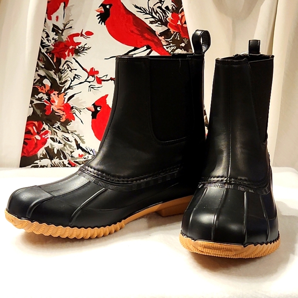 COPY - MAX MUXUM WOMANS NEW MAXMUXUM DUCK BOOTS BLACK VARIOUS SIZES. ANKLE PULL…
